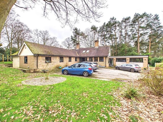 5 bedroom detached bungalow for sale