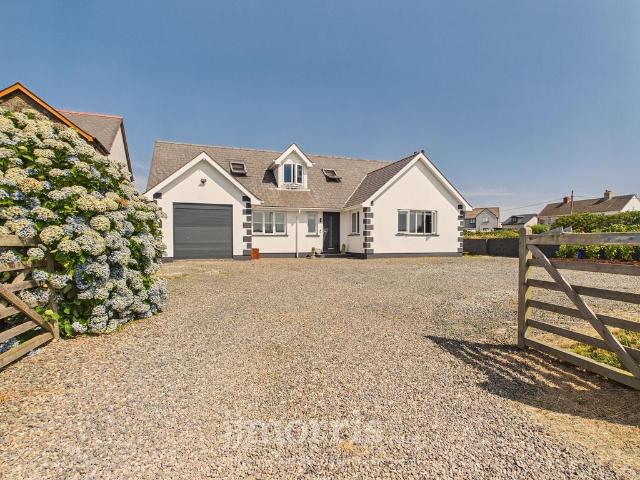 5 bedroom detached bungalow for sale