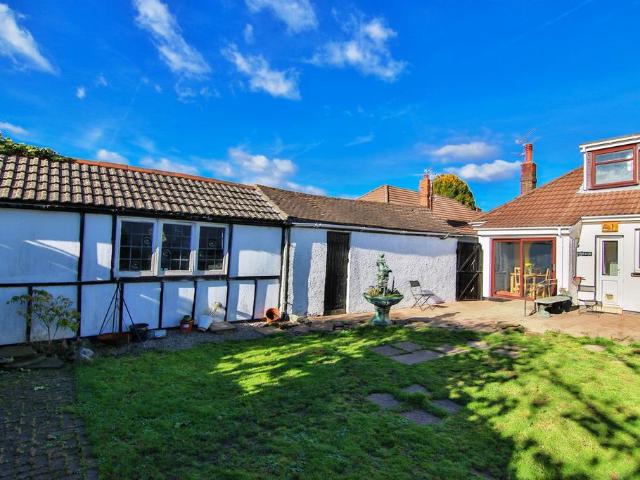 5 bedroom detached bungalow for sale