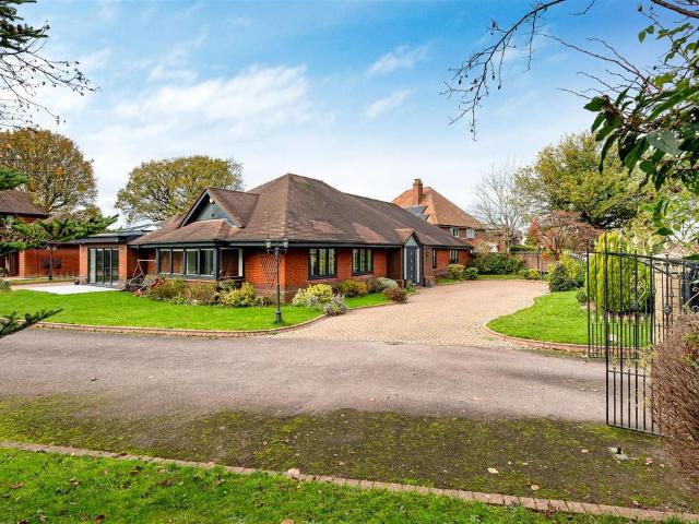 5 bedroom detached bungalow for sale