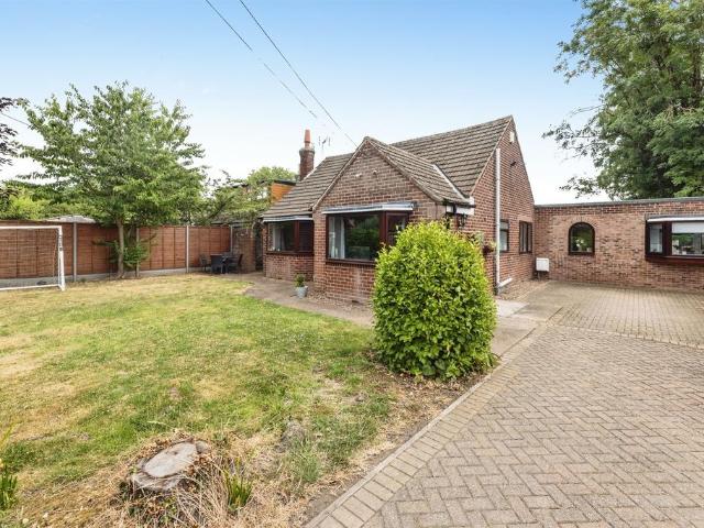 5 bedroom detached bungalow for sale