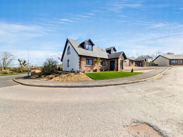 5 bedroom detached bungalow for sale