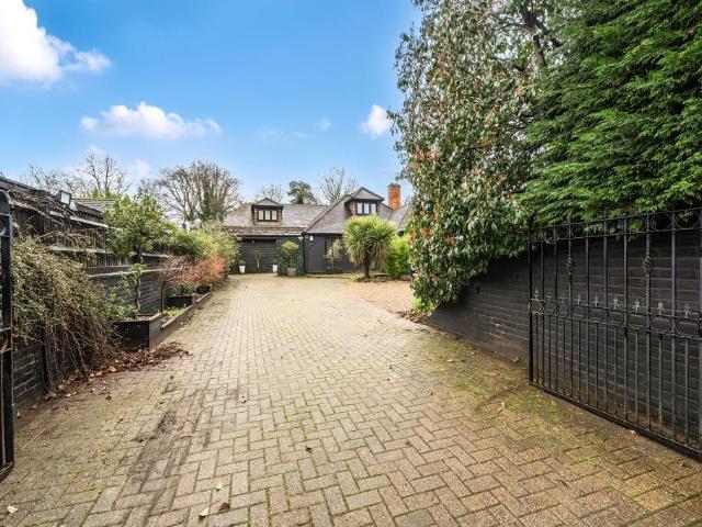 5 bedroom bungalow for sale