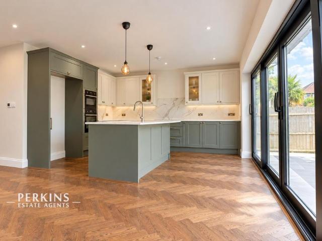 5 bedroom detached bungalow for sale