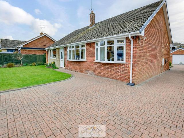 5 bedroom detached bungalow for sale