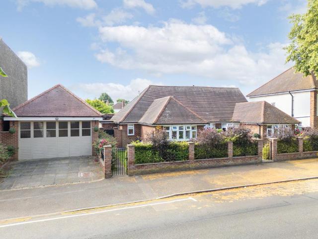5 bedroom detached bungalow for sale