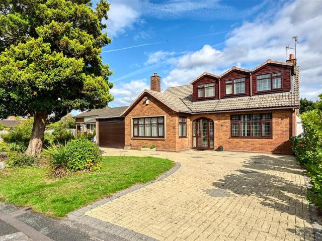 5 bedroom detached bungalow for sale