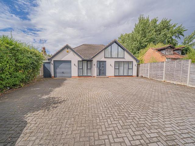 5 bedroom detached bungalow for sale