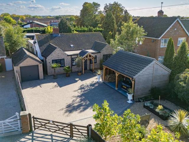 4 bedroom detached bungalow for sale