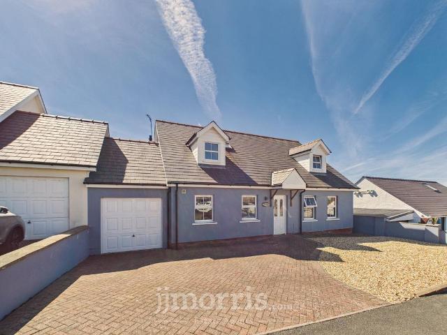 5 bedroom detached bungalow for sale
