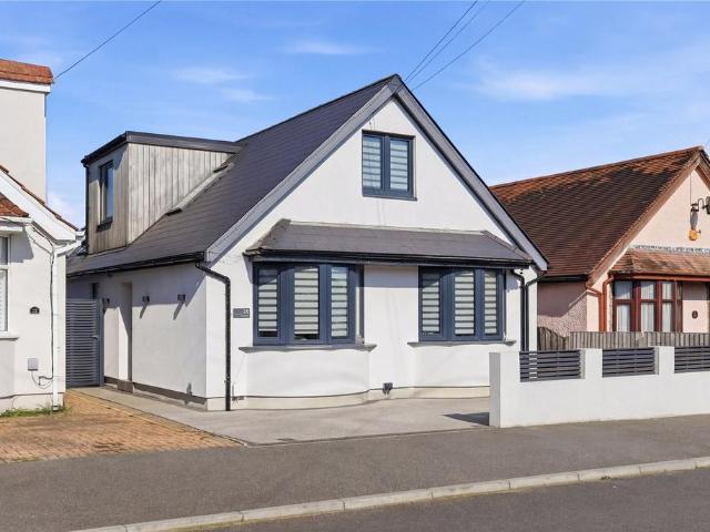 5 bedroom detached bungalow for sale