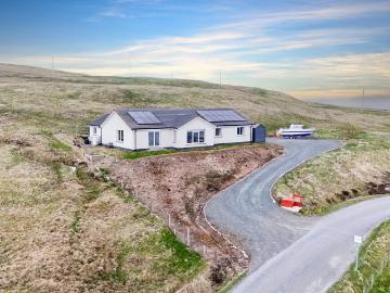 5 bedroom detached bungalow for sale