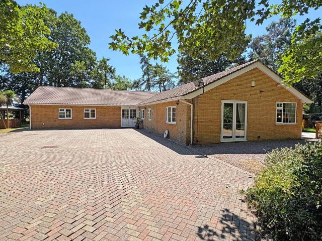 5 bedroom detached bungalow for sale