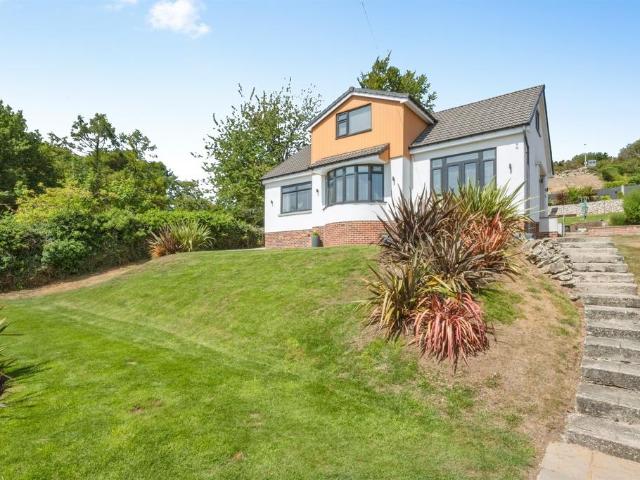 5 bedroom detached bungalow for sale