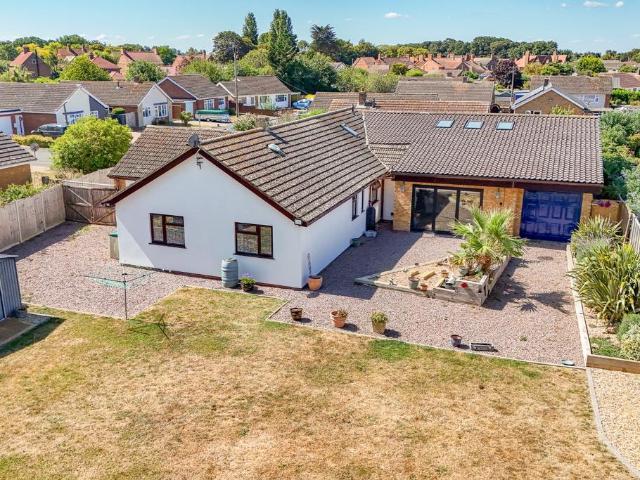 5 bedroom detached bungalow for sale
