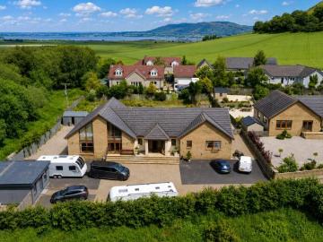 5 bedroom detached bungalow for sale
