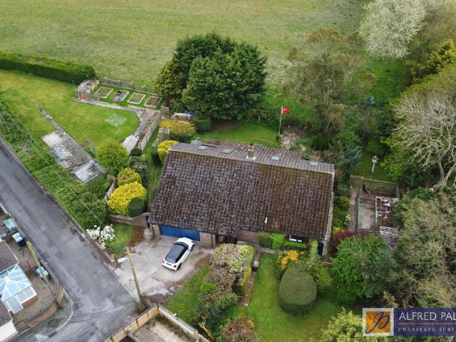 5 bedroom detached bungalow for sale