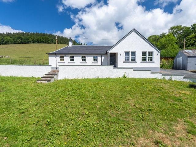 5 bedroom detached bungalow for sale