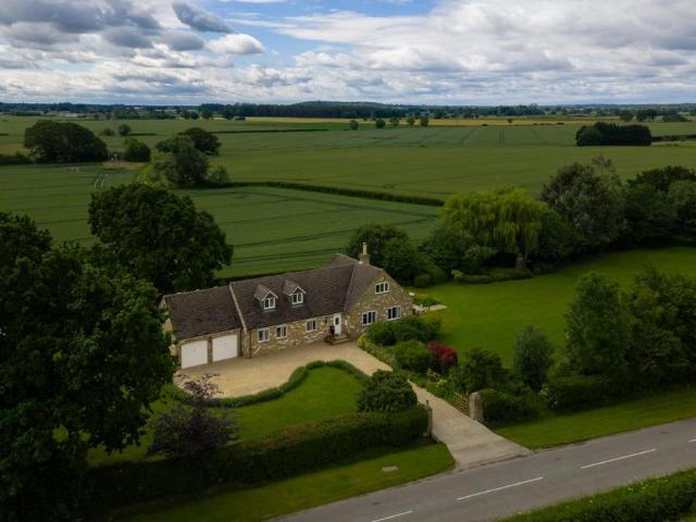 4 bedroom detached bungalow for sale