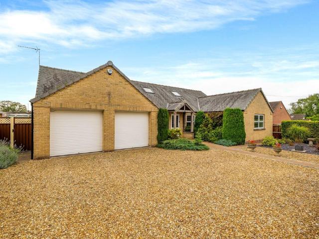 5 bedroom detached bungalow for sale