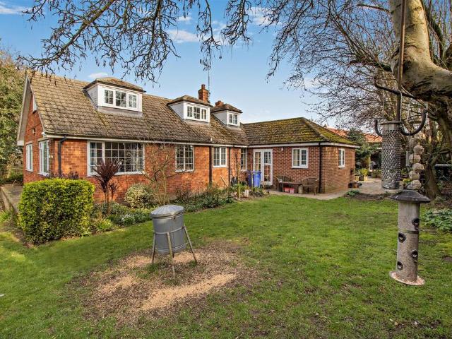 5 bedroom detached bungalow for sale