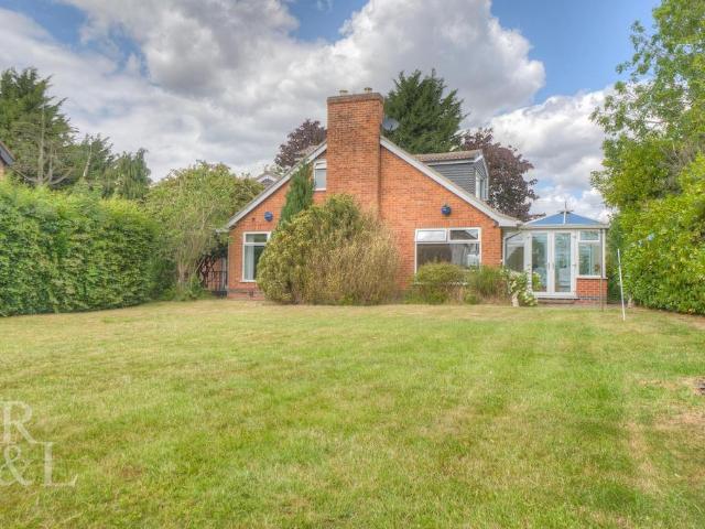 5 bedroom detached bungalow for sale