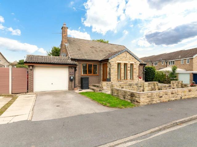 5 bedroom detached bungalow for sale