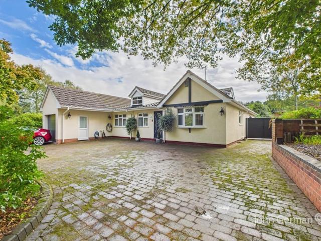 5 bedroom detached bungalow for sale