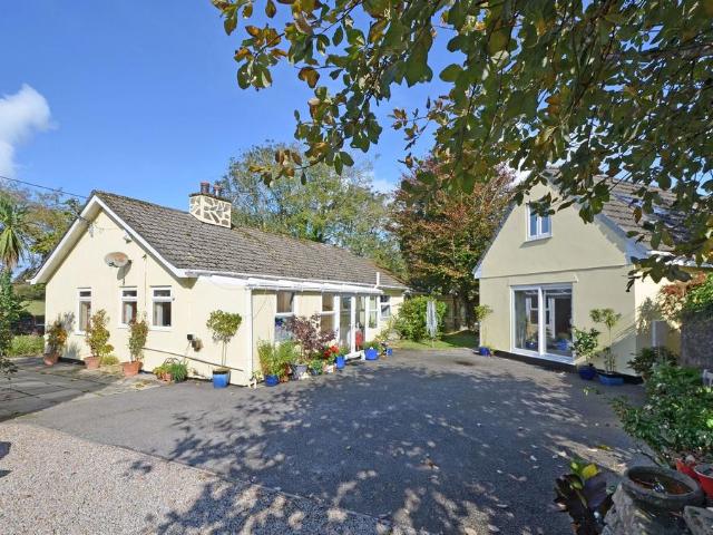 5 bedroom detached bungalow for sale