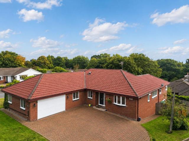 5 bedroom detached bungalow for sale