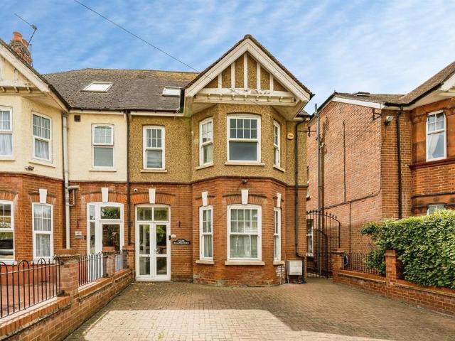 5 bedroom semi detached house for sale