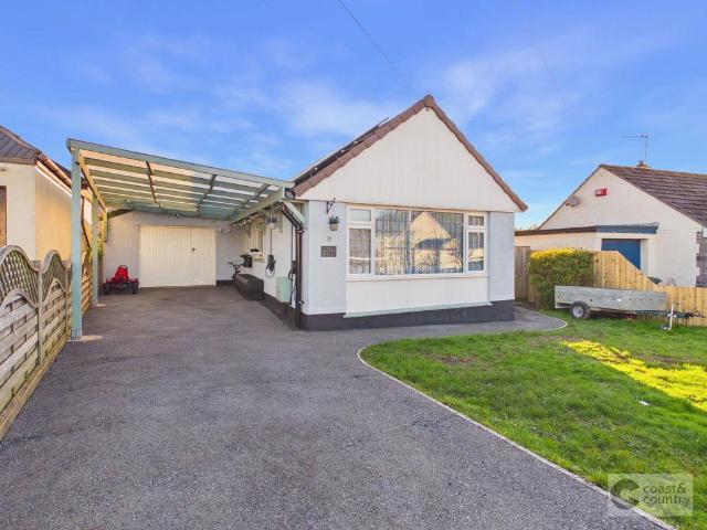 5 bedroom detached bungalow for sale