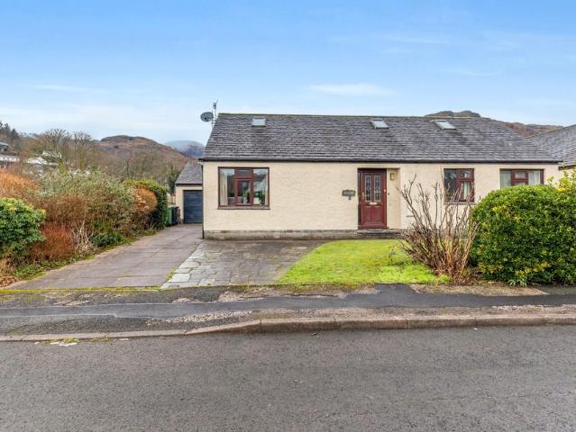 5 bedroom detached bungalow for sale