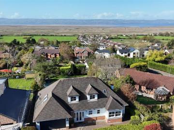 5 bedroom detached bungalow for sale