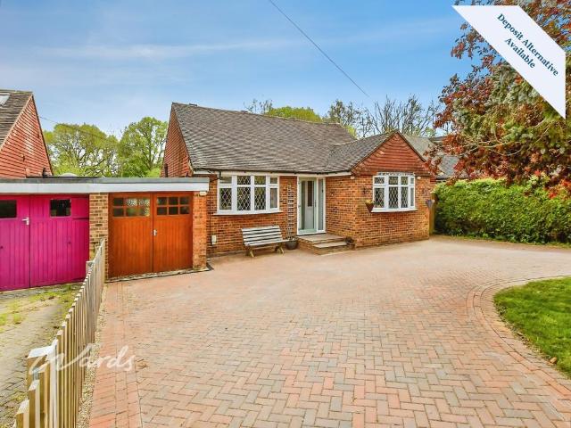 5 bedroom detached bungalow to rent