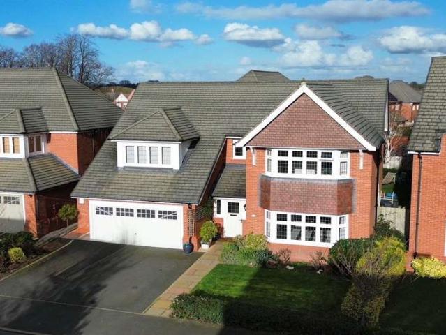 5 Bedroom Detached House
