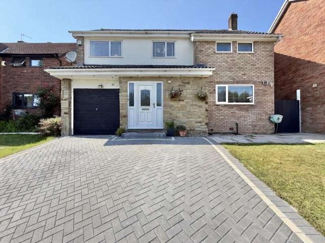 5 Bedroom Detached House