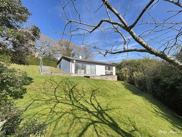 5 Bedroom Detached House