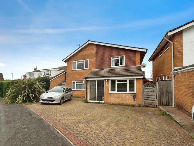 5 Bedroom Detached House