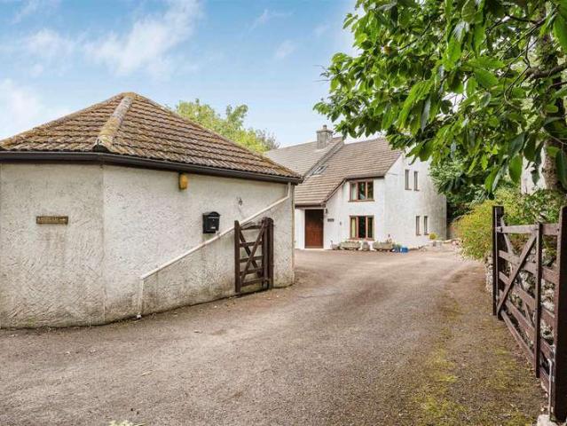 5 Bedroom Detached House