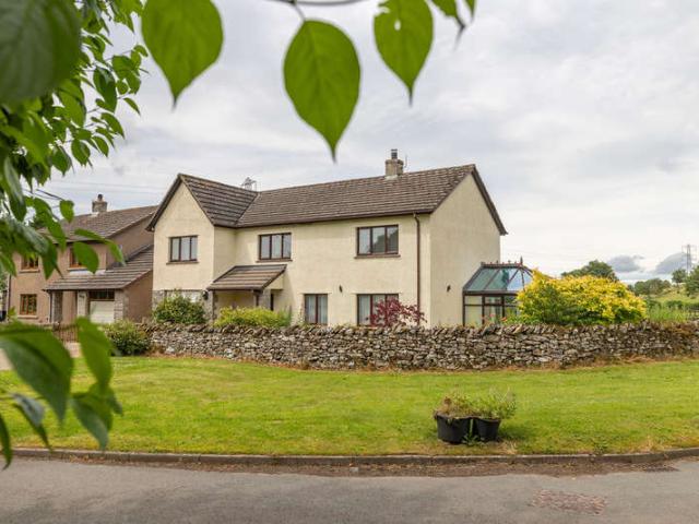5 Bedroom Detached House