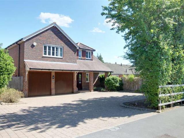 5 Bedroom Detached House