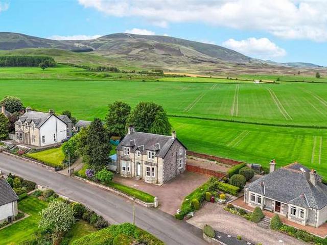 5 Bedroom Detached House