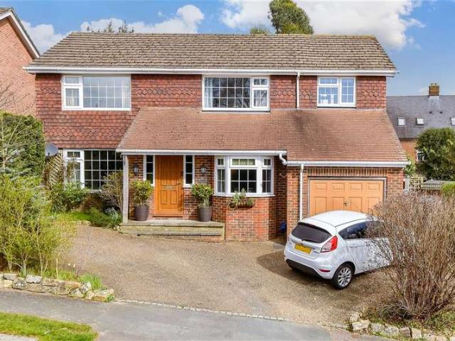 5 Bedroom Detached House