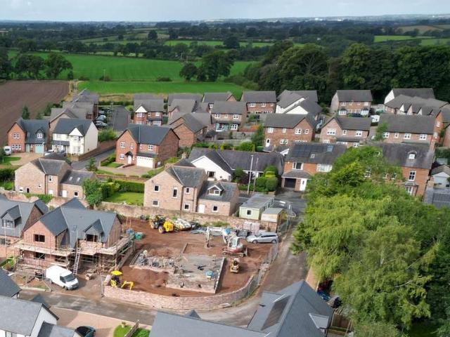 5 Bedroom Detached House