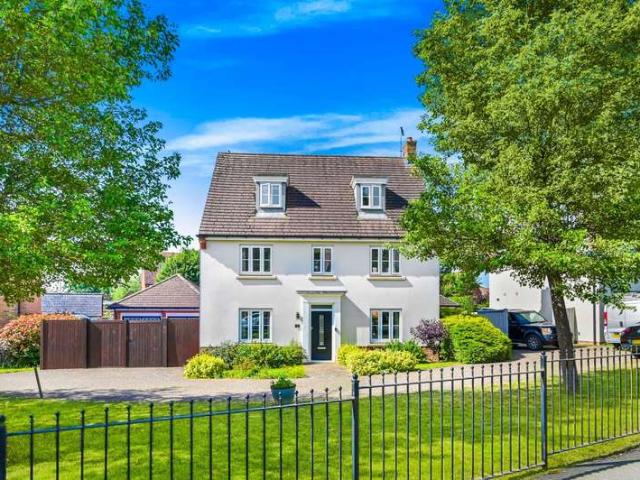 5 Bedroom Detached House