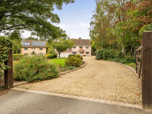 5 Bedroom Detached House