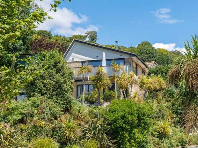 5 Bedroom Detached House