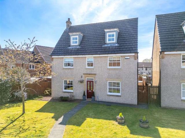5 Bedroom Detached House