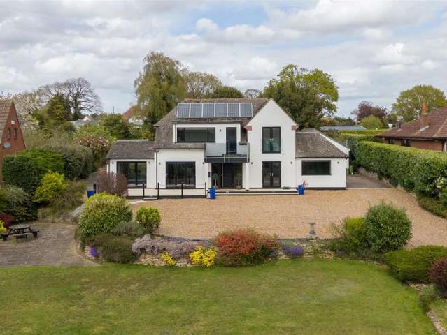 5 Bedroom Detached House